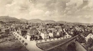 Blick auf Detmold von der ehem. Gewerbeschule (heute Musikschule) an der Woldemarstraße, nördlich der Eisenbahnlinie. Detmold. Kernstadt. Papierabzug