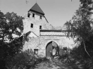 Burg Točnik — Westtor