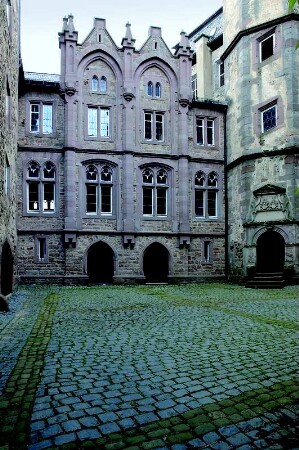 Kernburg Eisenbach; Lauterbach, Vor dem Schloß, Unter dem Weiheracker, Siedlungsweg 8, Siedlungsweg 6, Schloß 5, Schloß 4, Schloß 3, Schloß 2, Schloß 10, Schloß 1, Schloß, Lustgarten, Kießäcker, Hinter dem Oberhof, Großer Weiher, Frischbörner Weg, An der Ritsch, An der Rennbahn, An den Rosenwiesen, Am Wörth 31, Am Unterhof 9, Am Unterhof 8, Am Unterhof