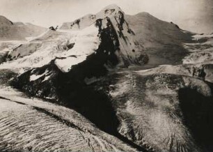 Tirol -Ötztal. Die Weißkugel (3.738 m ü.A.), der zweithöchste Berg der Ötztaler Alpen, vom Hintereisferner, Tirols größter Gletscher, gesehen