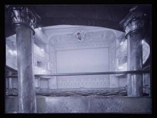 Landestheater, Linz: Ansicht Zuschauerraum und Bühne (Negativ zu Inv. Nr. TBS 190,17)