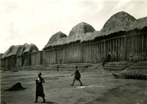 Side view of the chief's house (at the Na's home)