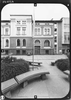 Gera, Rudolf-Diener-Straße 1. Landgericht (1895/1898, 1978). Straßenfront (Teilansicht)