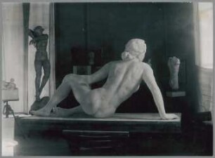 Liegende Frau I, 1939/41, Gips