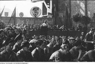Freital-Döhlen. Edelstahlwerk Döhlen, 1. August 1951