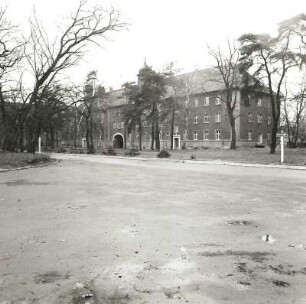 Cottbus, Paul-Hornick-Straße. Paul-Hornick-Kaserne (um 1936). Torhaus. Hofansicht von Südosten