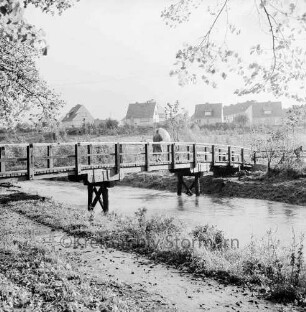 Kurpark: Holzbrücke über die Beste