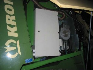 Hybridantrieb im KRONE Big X - Schaltschrank und Generator