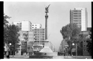 Kleinbildnegativ: Mehringplatz, 1975