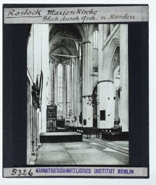 Rostock, Marienkirche : Innenansicht, Blick im Q-Schiff nach N (polygonaler Schluss im N)