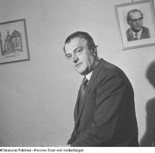 Gerhard Schill, Oberbürgermeister von Dresden, am Arbeitsplatz, Porträts