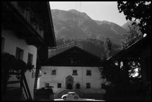 Oetz: Tiroler Bauernhaus