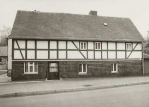 Mulda, Wohnhaus : Mulda. Wohnhaus, Hauptstraße 52. Straßenfront