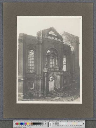 Die Ruinen der großen Michaeliskirche : Portal an der Michaelisstraße