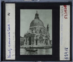 Venedig, S. Maria della Salute : Hauptportal, vom Canale Grande aus
