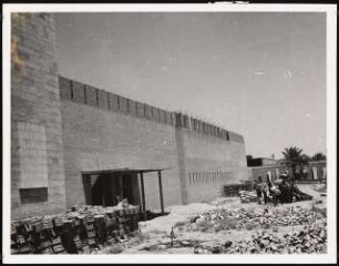Antikenmuseum, Bagdad - Museum and Directorate General of Antiquities, Baghdad: Baustelle, Eingangsseite des Museums