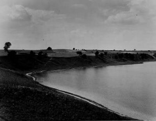 Bei Carwitz/ Mecklenburg-Vorpommern. Ansicht des Schmalen Luzin, einem See in der Mecklenburger Seenplatte