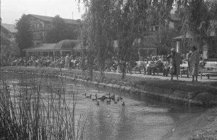 Bad Wiessee: Kurgäste auf der Seepromenade