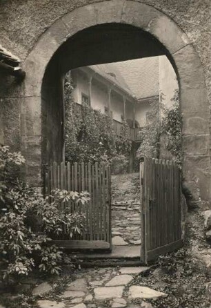 Burg Schönfels, Tordurchblick zum innersten Hof
