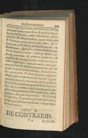 Caput X. De Contrariis.