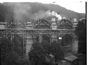 Lehrgerüste und im Bau befindliche Bögen