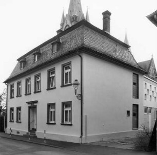 Wohnhaus; Bad Homburg, Dorotheenstraße 13