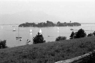 Gstad: Blick auf die Insel Frauenchiemsee