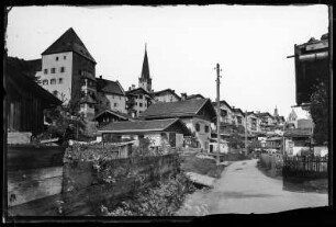Österreich, Kitzbühel. Straßenansicht