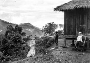 Bungalow und Dorf (Deutsche Indien-Expedition 1926/1929 - 3. Myanmar)