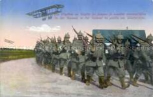 Marschierende Soldaten, darüber Doppeldecker