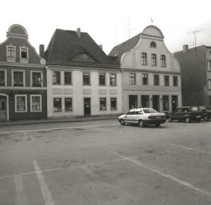 Cottbus. Wohnhäuser mit Läden, Altmarkt 25/27. Straßenansicht