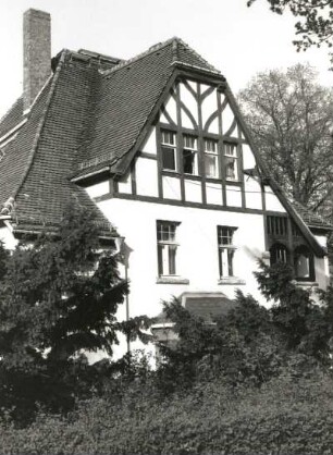 Cossebaude-Niederwartha, Friedrich-August-Straße 48. Villa (um 1895)