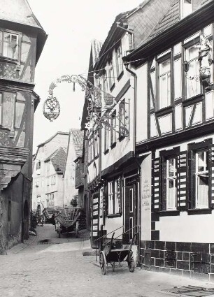 Wirtshausschild "Gasthaus zum Adler" : Miltenberg, Ecke Riesengasse mit "Gasthaus zum Adler"