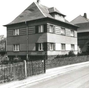 Colditz, Pestalozzistraße 8. Wohnhaus (um 1930). Straßenansicht