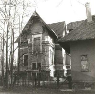Böhlen-Großdeuben, Hauptstraße 3. Villa (um 1896). Straßenfront