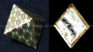 Brosche, Pyramidenform, holographische Oberfläche