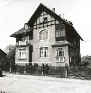 Cossebaude, Obere Bergstraße 7. Villa (1901/1915)