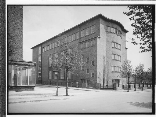 Schule Schaudinnsweg [Heute: Schule Fraenkelstraße] (Hamburg-Barmbek): Perspektivische Teilansicht : SchumacherWV Nr. 295