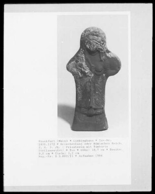 Priesterin mit Tamburin