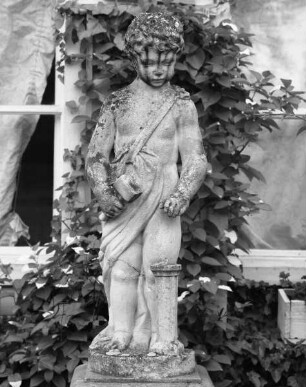 Putto mit Hammer und Säule (ehemals Allegorie der Bildhauerei ?)