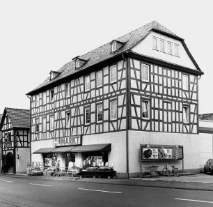 Wöllstadt, Frankfurter Straße 38, Querstraße