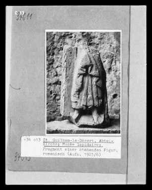 Stehende Figur