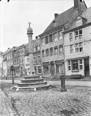 Stadtbrunnen Perron