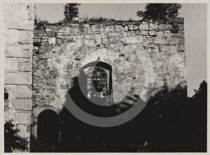 Ostwand des östl. Anbaues an der Nordseite der Kirchenruine Neukirch