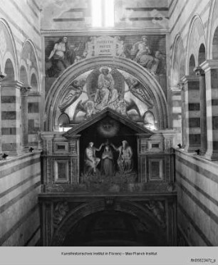 Dekoration der Altarnische