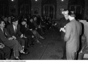 Dresden. Internationales Schachturnier in Dresden unter Teilnahme des Schachgroßmeisters Wolfgang Uhlmann, 1956