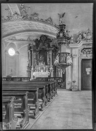 Pfarrkirche, Hochaltar und Kanzel