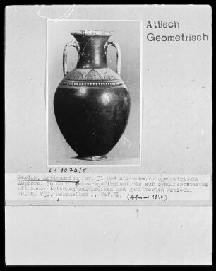 Attisch-protogeometrische Amphora
