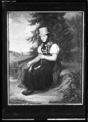Frau in Schwarzwälder Tracht mit Strohzylinder