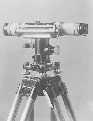 Kleines Nivellierinstrument von Zeiss : Technikgeschichte | Physik | Optik | Geodätische Instrumente